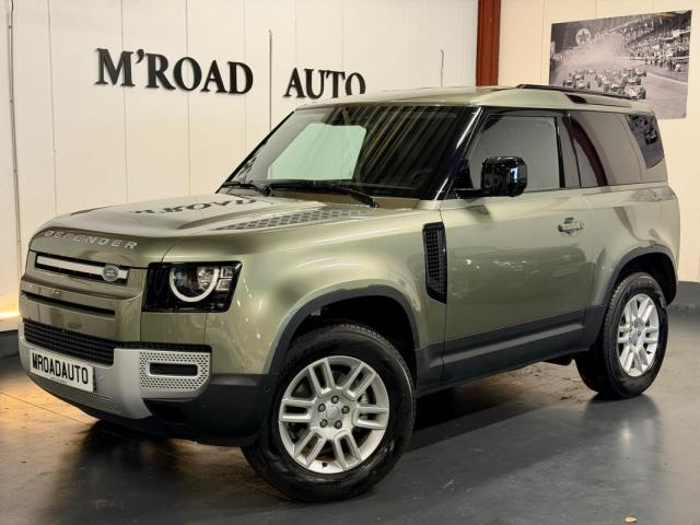 Land Rover Defender image 6