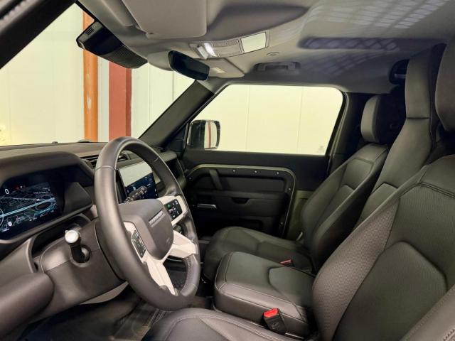 Land Rover Defender image 2