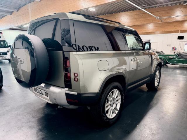Land Rover Defender image 1
