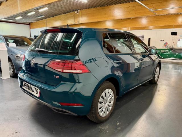 Volkswagen Golf image 4