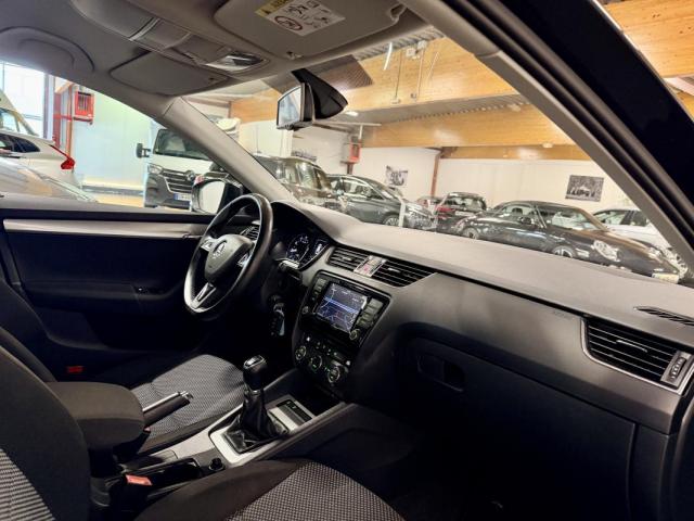 Skoda Octavia image 3