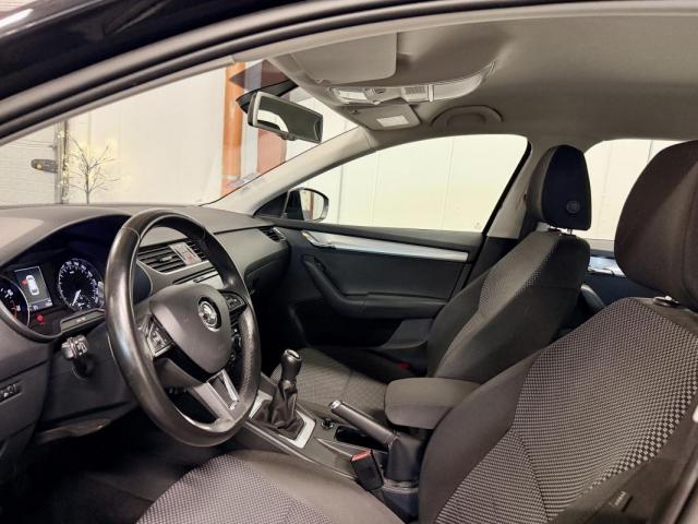 Skoda Octavia image 5