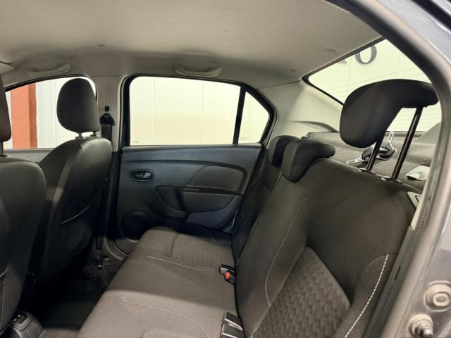 Dacia Logan image 1