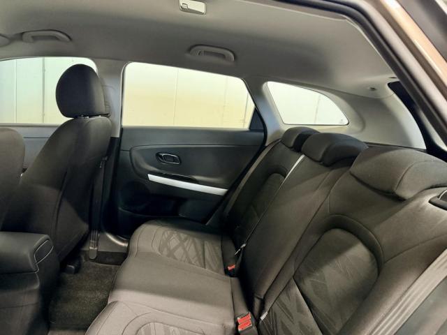 Kia Cee'D image 1