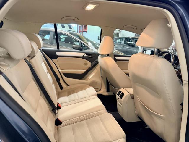 Volkswagen Golf image 6