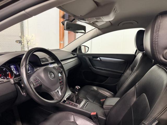 Volkswagen Passat image 5