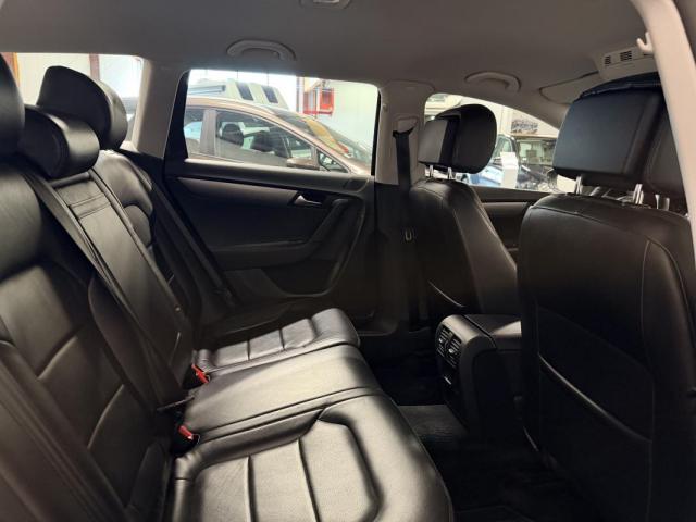 Volkswagen Passat image 2