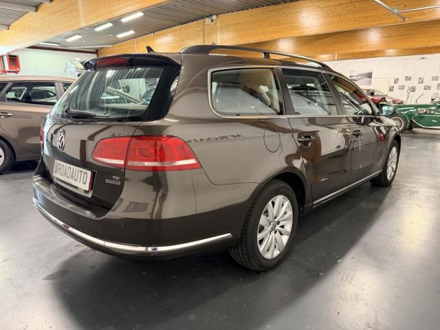 Volkswagen Passat image 6