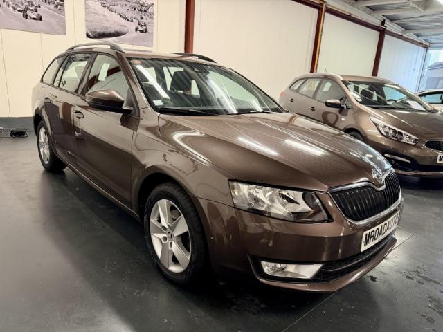 Skoda Octavia image 2