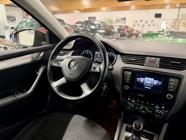 Skoda Octavia image 8