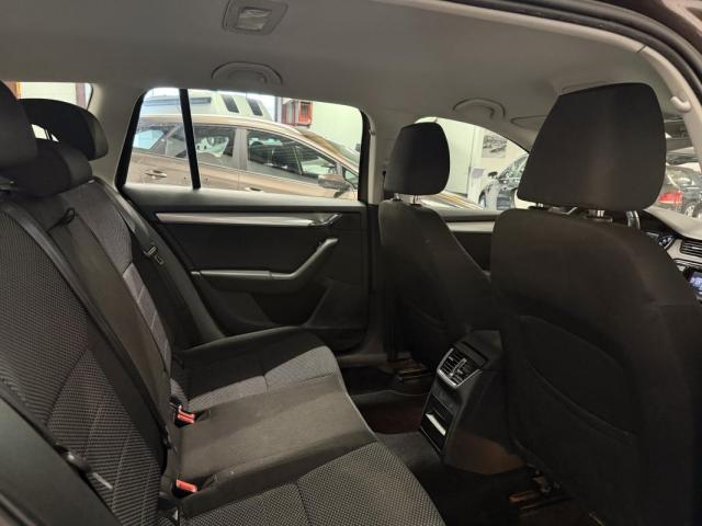 Skoda Octavia image 1