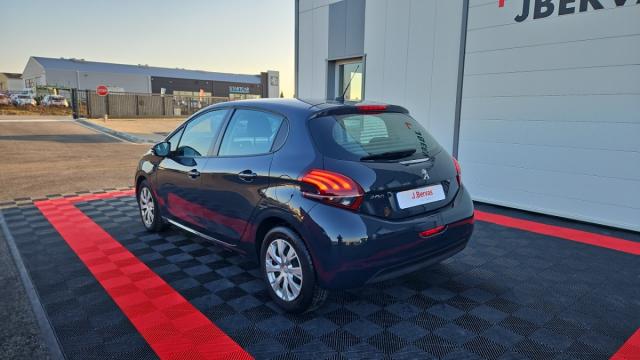 Peugeot 208 image 2