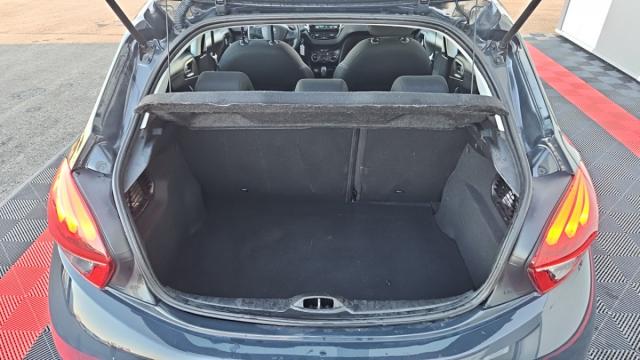 Peugeot 208 image 3