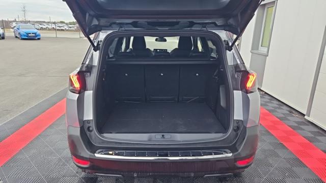 Peugeot 5008 image 1
