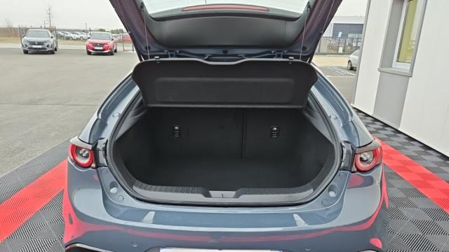 Mazda 3 image 8