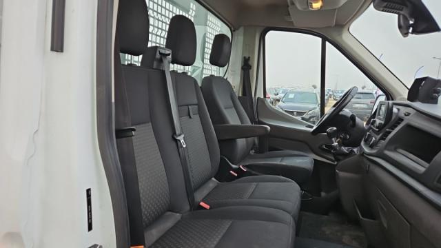 Ford Transit image 8