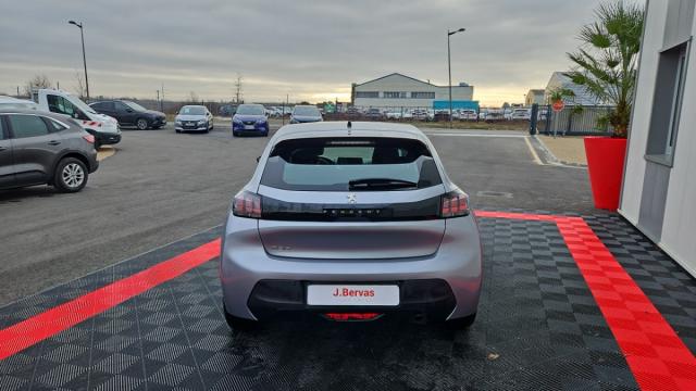 Peugeot 208 image 6