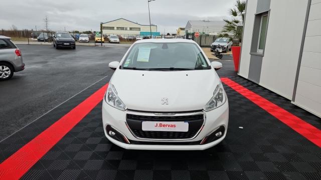 Peugeot 208 image 5