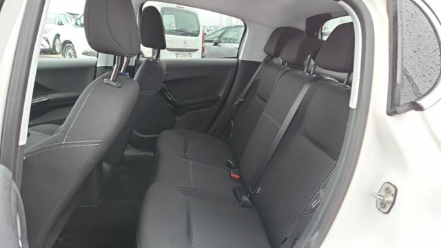 Peugeot 208 image 4