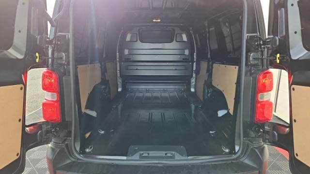 Opel Vivaro image 8