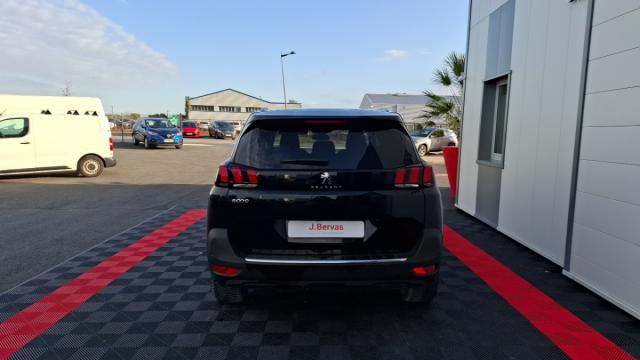 Peugeot 5008 image 1