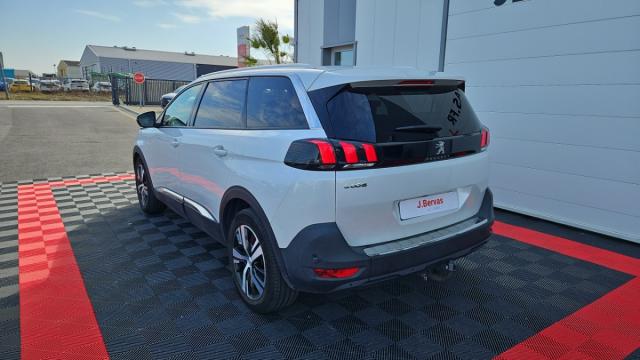 Peugeot 5008 image 1
