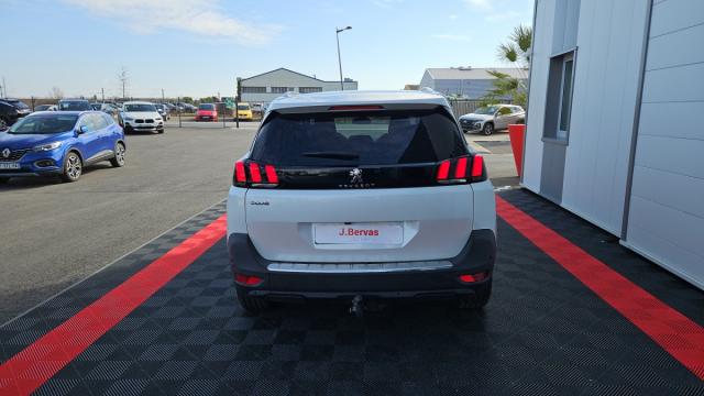Peugeot 5008 image 2