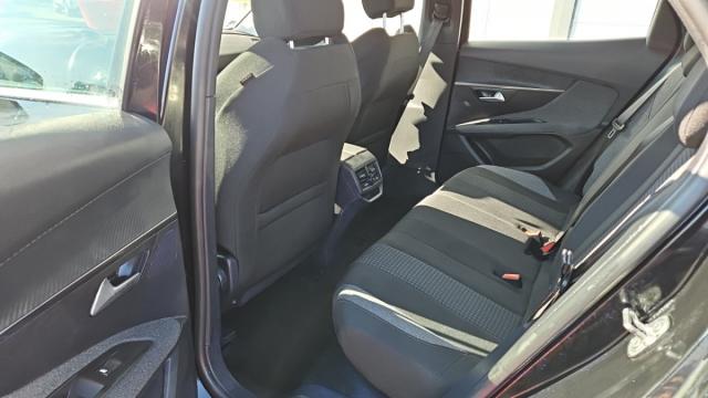 Peugeot 3008 image 2