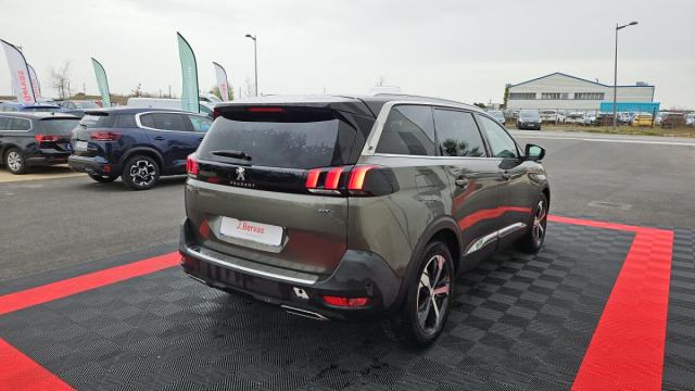 Peugeot 5008 image 2