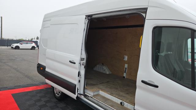 Ford Transit image 3