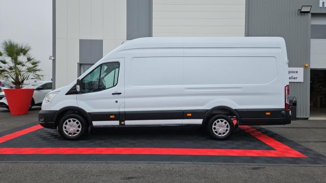 Ford Transit image 4