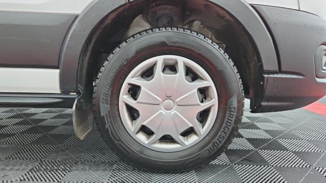 Ford Transit image 8