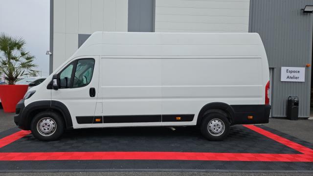 Peugeot Boxer image 2