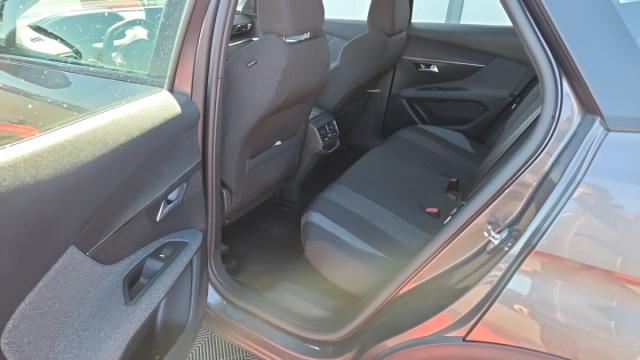 Peugeot 3008 image 3