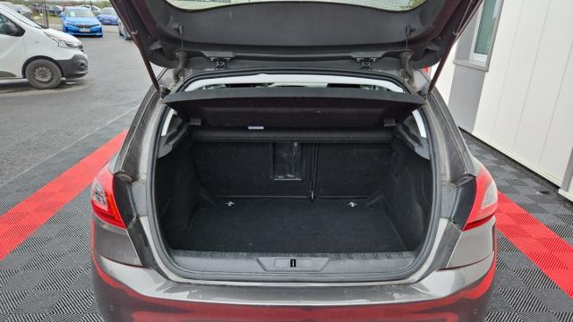 Peugeot 308 image 2