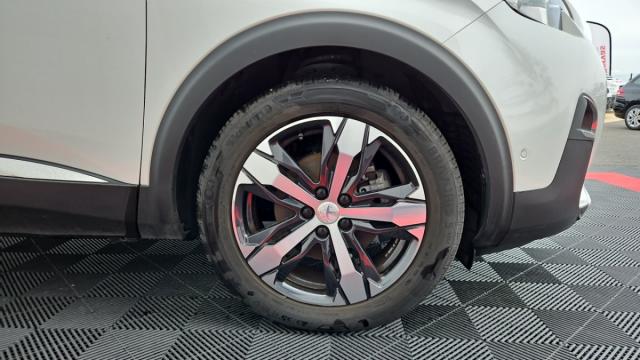 Peugeot 3008 image 3