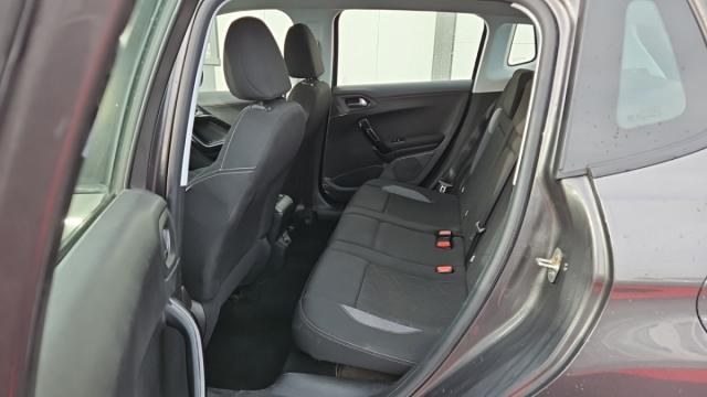 Peugeot 2008 image 9