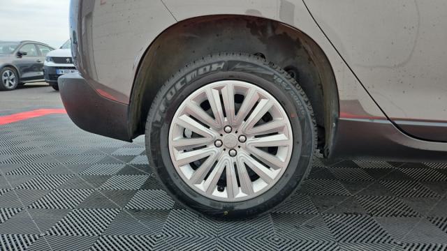 Peugeot 2008 image 3