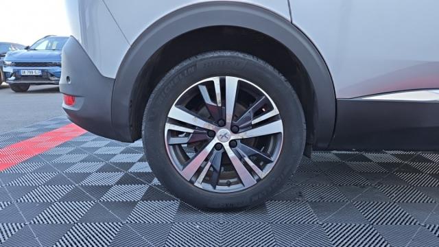 Peugeot 5008 image 1