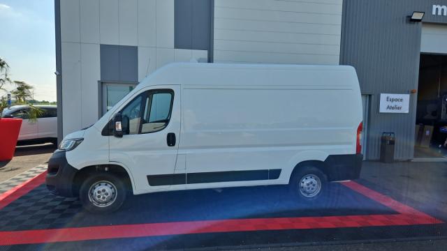 Peugeot Boxer image 1