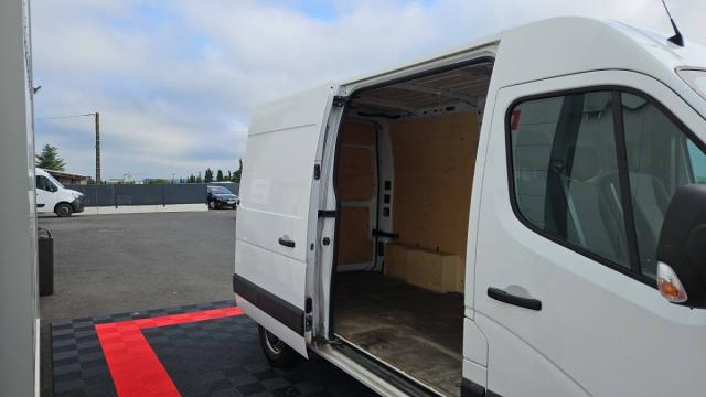 Renault Master image 8