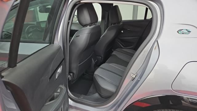 Peugeot 208 image 9