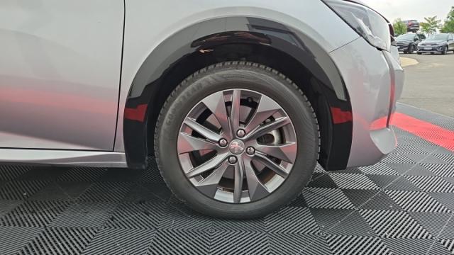 Peugeot 208 image 5