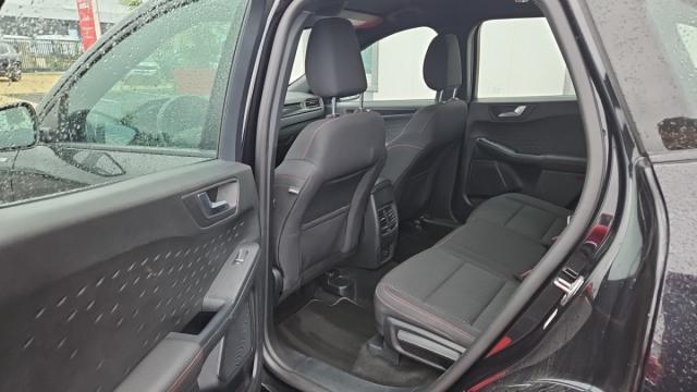 Ford Kuga image 8