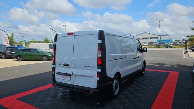 Renault Trafic image 9
