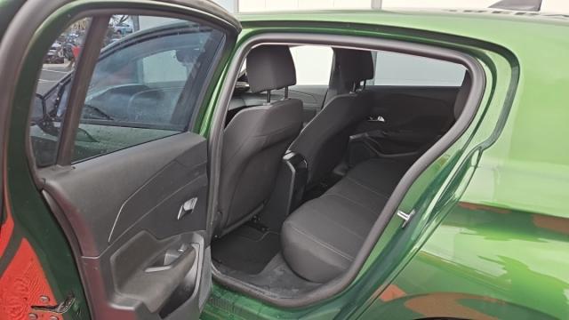 Peugeot 308 image 2