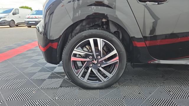 Peugeot 208 image 3