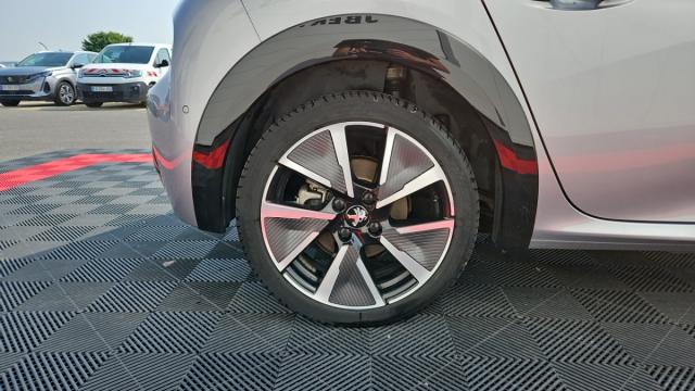 Peugeot 208 image 5