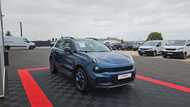 Lynk & Co 01 image 2