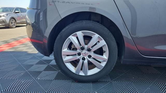 Peugeot 308 image 1